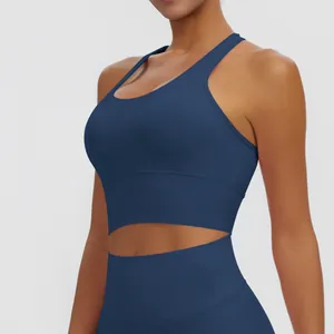 Détail de la vue latérale du soutien-gorge de sport dos nageur bleu marine ajusté