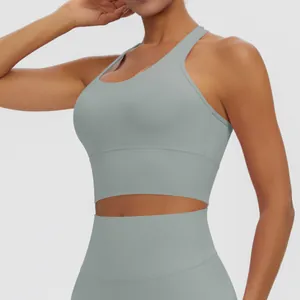Vue détaillée d'un soutien-gorge de sport dos nageur uni avec une finition extensible