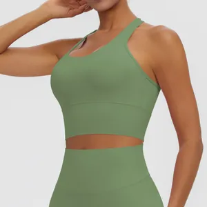 Vue détaillée d'un soutien-gorge de sport dos nageur vert olive rembourré pour sport