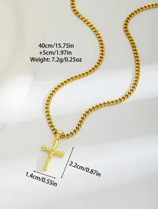 Vue détaillée du collier pendentif croix dorée avec dimensions et poids précis