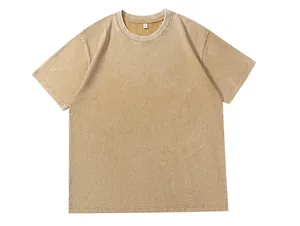 Détail de la texture délavée d'un t-shirt épais en coton kaki de 230g pour homme