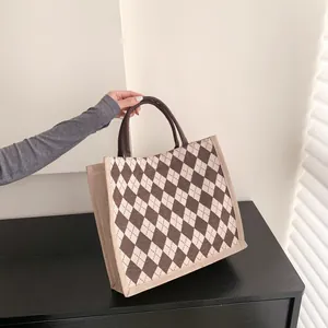 Sac cabas en lin vintage avec motif classique à losanges marron et beige pour le quotidien