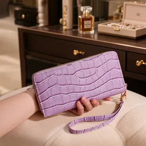 Long Zipper Wallet Women Crocodile Pattern Synthetic Leather Large Capacity Clutch Bag With Wristlet Strap Chic Elegant