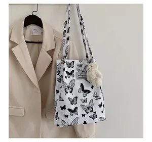 Sac fourre-tout minimaliste en toile de style japonais avec imprimé papillon et ours