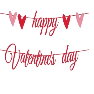 Λεπτομέρεια κόκκινου πανό Happy Valentine's Day με καρδιές για διακόσμηση πάρτι
