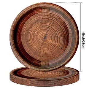 Vue détaillée en gros plan des assiettes en papier jetables de 9 pouces à grain de bois