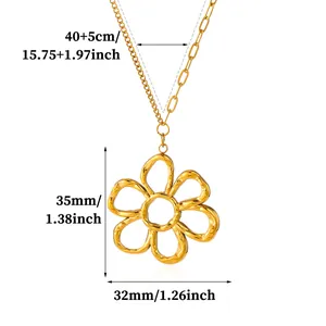 Detailed view of the gold flower pendant necklace showing size dimensions: 35mm x 32mm