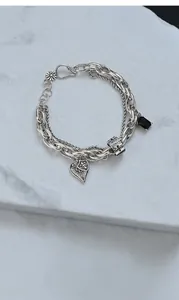Bracciale a catena in argento gotico retrò con pendente a cuore e zircone nero