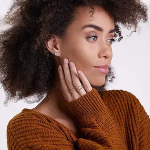 Anelli sovrapponibili minimalisti in oro e argento con perline e fasce lisce da donna
