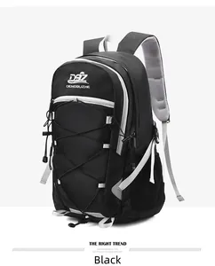 Schwarzer wasserdichter Wanderrucksack mit großem Fassungsvermögen und Bungee-Seilen