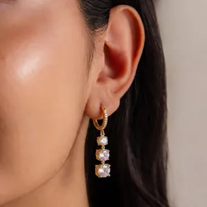 Orecchini a Cerchio di Lusso in Acciaio Inossidabile Placcato Oro 18K con Pendente a Cuore in Strass per Donna Gioielli Classici Europei