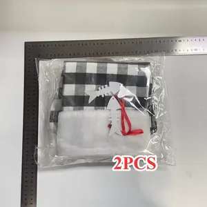 2 pcs sacs cadeau de Noël à carreaux noir et blanc avec étiquettes d'arêtes de poisson.