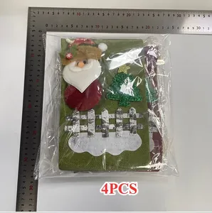 Detailansicht des 4-teiligen Sets Weihnachtsweinflaschentaschen aus Leinen in Beutel