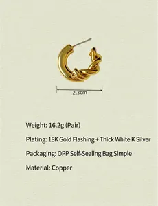 Créoles en laiton torsadé plaqué or 18 carats, vue détaillée du diamètre de 2,3 cm.