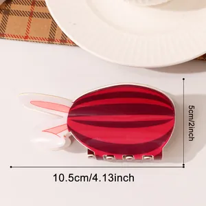 Nahaufnahme der Kaninchen-Haarklammer mit Abmessungen 10,5 cm x 5 cm zur Größenangabe