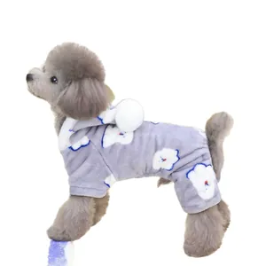 Violetter Plüsch-Hundeoverall für kleine Hunde und Katzen mit Kapuze und Bommel
