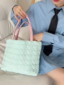 Sac à main matelassé motif cœur mignon en vert menthe et rose pour l'usage quotidien