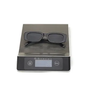Lightweight retro rectangular small frame sunglasses weighing only 25g for fashion