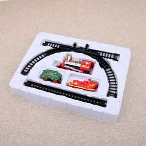 Weihnachts-Elektrozug-Spielset mit Schienen und Waggons in weißer Schutzverpackung