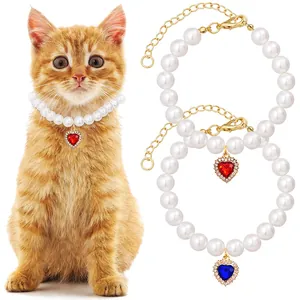 Elegante collare di perle per gatti con ciondolo a cuore in strass per piccoli animali.