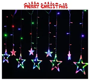 Dettaglio delle luci a LED per tende a stella di Natale in colori RGB su sfondo nero.