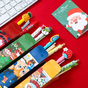 Coffret cadeau de papeterie de Noël créatif avec stylos originaux pour enfants.