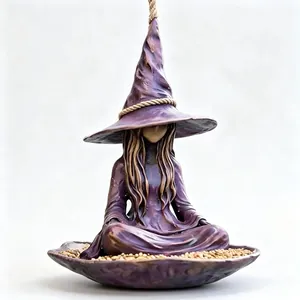 Mangiatoia per uccelli a forma di strega in resina viola per decorazione Halloween
