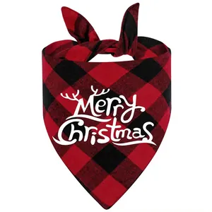 Bandana natalizia per animali a quadretti rossi e neri con stampa Merry Christmas