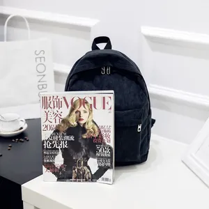 Stylischer schwarzer Cord-Rucksack für Damen, lässige Schultasche im minimalistischen Design