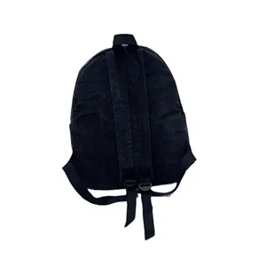 Schwarzer Cord-Rucksack für Damen, Rückansicht mit verstellbaren Schultergurten.