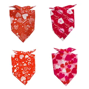 Valentinstag Haustier Halstuch Herzen Bär Cupido Muster Polyester Hunde Schal Feiertag Katze Speichel Tuch Dreieck Lätzchen Zubehör