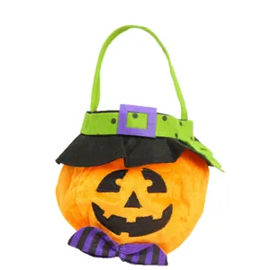Bolsa de dulces de calabaza de Halloween de felpa con detalle de sombrero de bruja