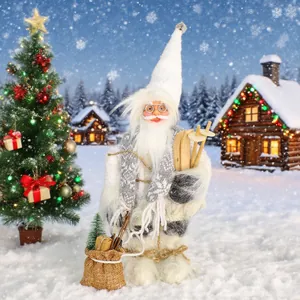 Figura de Papá Noel blanco con esquís de madera en un paisaje invernal nevado