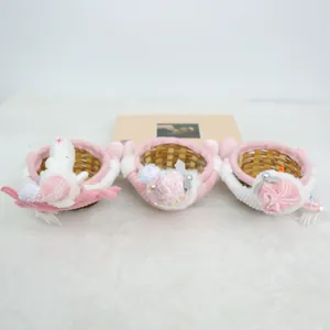 Set di tre cesti regalo di Natale rosa con paillettes e graziosi personaggi festivi