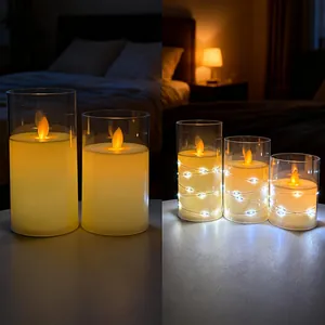 Warme flammenlose LED-Kerzen mit Lichterketten in Acrylgläsern für Schlafzimmer-Deko.