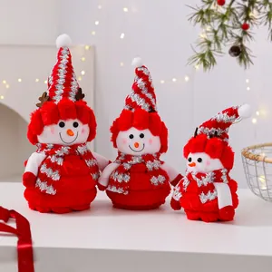 Juego de tres lindos muñecos de nieve de peluche rojos para decoración de mesa navideña