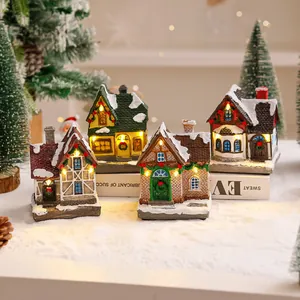 Casetta in Resina di Natale Luminosa con Luce LED Calda Casa Miniatura Inneavata per Decorazione Tavolo Villaggio Vacanze