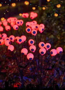 Luces solares de Halloween con ojos rojos brillantes para decoración de jardín exterior