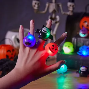 Halloween LED-lichtringen met tekenfilm spook, vleermuis en pompoen voor kinderen