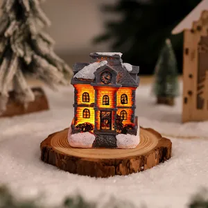 Casetta di Natale magica in resina con luce LED calda e base in legno naturale puro