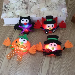 Σετ τεσσάρων φωτεινών καρφιτσών Halloween με σχέδια κολοκύθας και νυχτερίδας για πάρτι