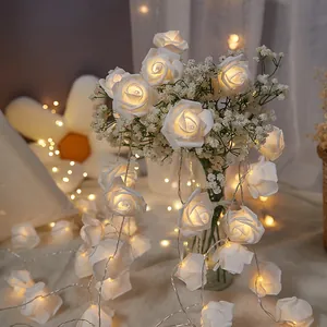 Warmweiße LED-Rosen-Lichterkette für die romantische Innendekoration und Events