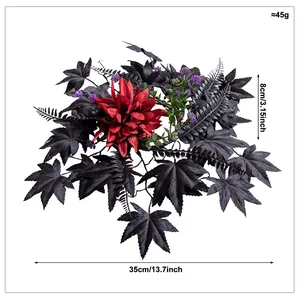 Detalle de corona de hojas de arce negras de 35 cm con una flor roja centralizada