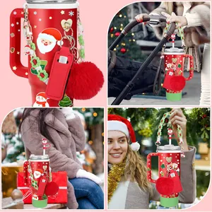Set accessori natalizi per tumbler 40oz con copri cannuccia, pom pom e porta rossetto.