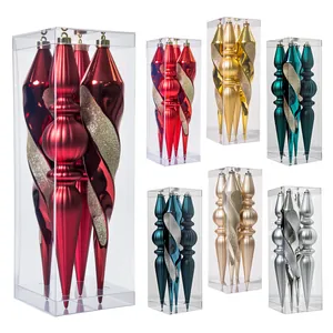 Grandes adornos navideños de carámbanos en varios colores y acabados metálicos brillantes
