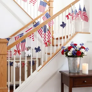 Set di fiocchi patriottici rosso bianco blu e bandierine americane per decorazioni casa 4 luglio