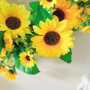 Levendige kunstmatige zonnebloemkrans voor feestelijke muurdecoratie van het huis