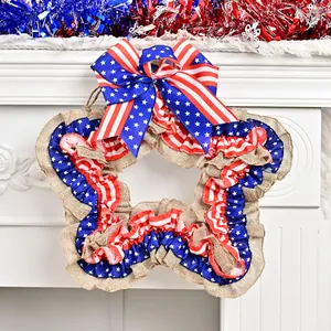 Détail de la couronne étoilée du Jour de l'Indépendance avec rubans patriotiques
