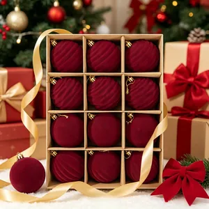 Gevlokte Kerstballen Set 12st 8cm Fluweel Kerstboomversieringen Bourgondië Donkergroen Plastic Ballen Vakantie Huis Decor