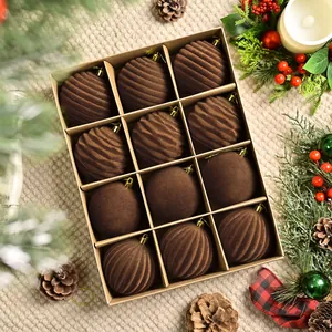 Set van 12 hoogwaardige bruine geflockte kerstballen van 8 cm in een displaydoos